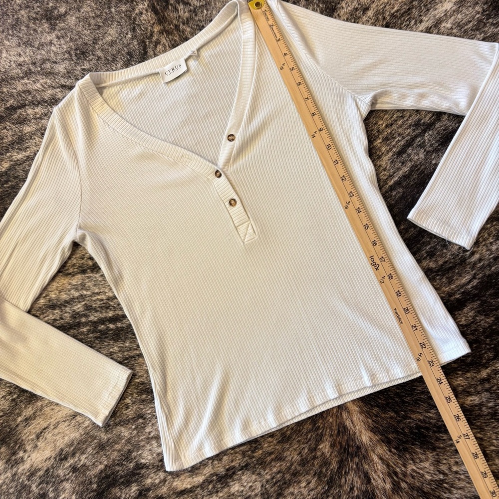Cyrus Essentials Women’s White Long Sleeved Shirt Size Large - Picture 7 of 8